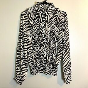 ISABELLA RODRIGUEZ Long Sleeve Blouse animal print, ruffled SZ/Lg